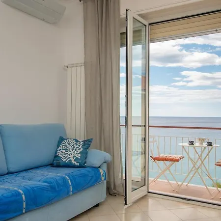 דירה Terrace With Sea View In With Wifi And Ac *