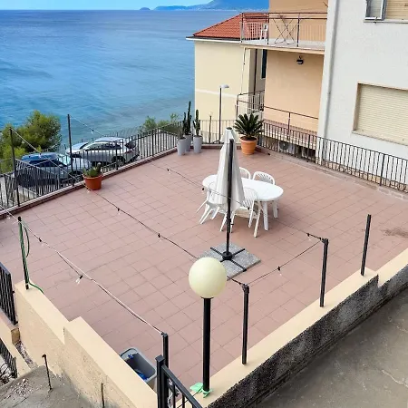Terrace With Sea View In With Wifi And Ac * בורג'ו ורצי