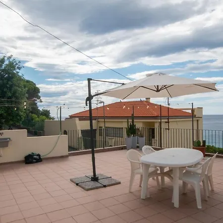 Terrace With Sea View In With Wifi And Ac דירה *