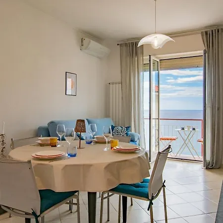 דירה Terrace With Sea View In With Wifi And Ac *