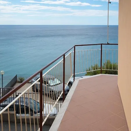 דירה Terrace With Sea View In With Wifi And Ac