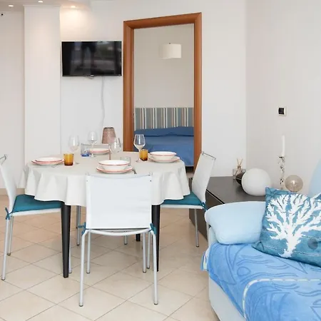 דירה Terrace With Sea View In With Wifi And Ac *
